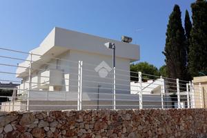 VILLA A SCHIERA A PULSANO