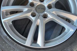 Antineve con cerchi in lega per Hyundai Kona
