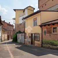 CASA SEMINDIPENDENTE A FONTANILE