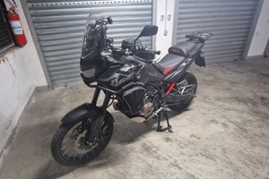 Honda Africa Twin 1100 ES 2024 accessoriata