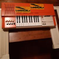 Pianoforte Bontempi elettrico.