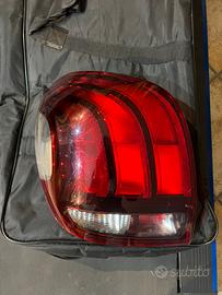 Fanalino stop posteriore sx Peugeot 108 segnato