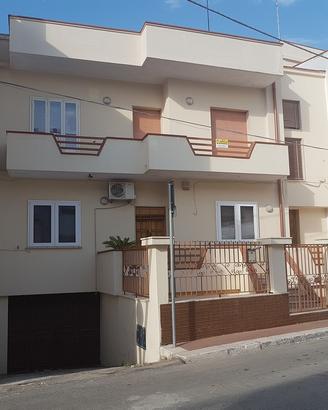 Fabbricato appartamenti, terreno e garage