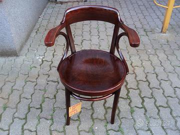 Poltrona thonet con braccioli