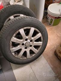 4 Gomme e cerchi 195/60/15 vw