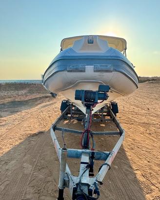 Gommone Coaster 650+motore+carrello