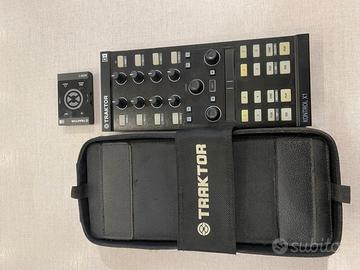 Traktor x1 mk2 con bag + scheda audio2 native