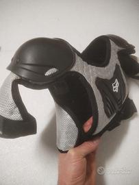 pettorina e gomitiere FOX