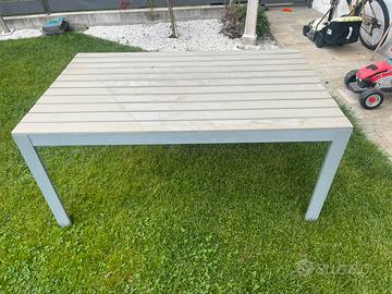 Tavolo da giardino