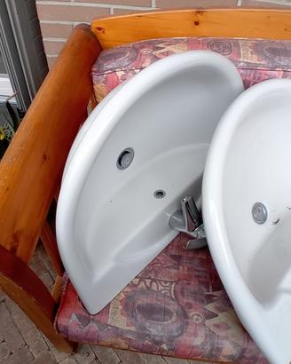  2 Lavabi in Ceramica Completi di Colonna e Rub.