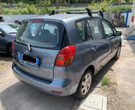 TOYOTA Corolla Verso 2003 per ricambi