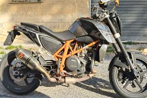 KTM DUKE 690 patente A2