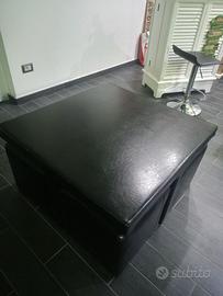 Tavolino basso con pouf