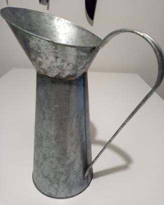 Vaso in metallo 