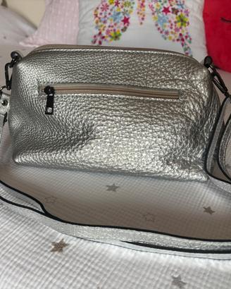borsa a tracolla in vera pelle colore argento