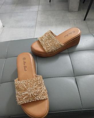 sandalo con zeppa modello ciabattina n 36