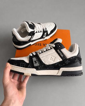 Sneakers basse bianco/nero con scatola – Taglia 44