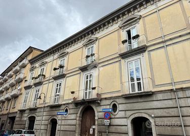 2 LOCALI A AVELLINO