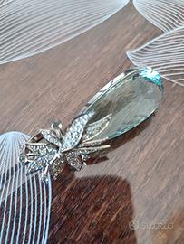 Gioiello in oro bianco e diamantini con Acquamarin