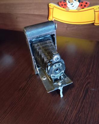 Macchina fotografica antica