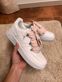 Nike Air Force 1 Custom bianche con lacci rosa 42