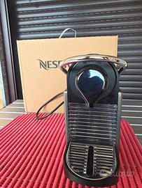macchina caffè Nespresso pixie