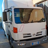 Nissan Atleon 35.13 3.0 Tdi PM Cabinato SE