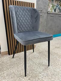 Sedia in velluto con schienali