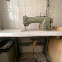 Macchina da cucire industriale Necchi