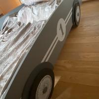 Letto a macchina bimbo + tappeto e tenda nuova