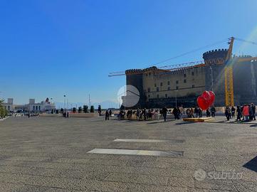 3 LOCALI A NAPOLI