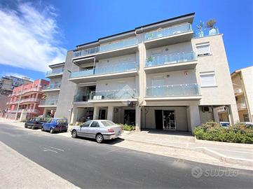 3 LOCALI A FICARAZZI