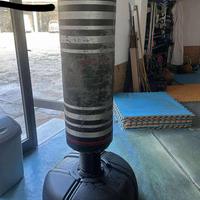 Sacco da boxe con base