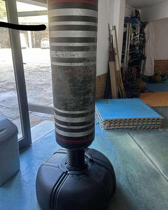 Sacco da boxe con base