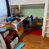 Letto soppalcato IKEA STUVA, scrivania e 2 armadi