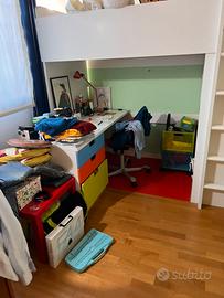 Letto soppalcato IKEA STUVA, scrivania e 2 armadi