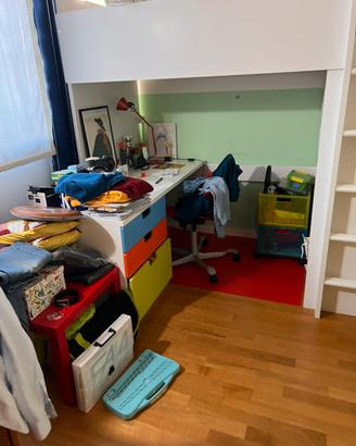 Letto soppalcato IKEA STUVA, scrivania e 2 armadi