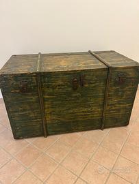 Baule antico in legno