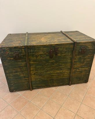 Baule antico in legno