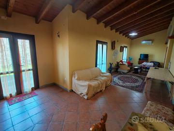 Recente indipendente con azienda agricola