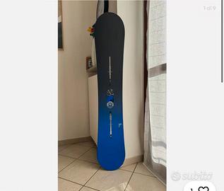 Snowboard Burton Ripcord 158W, modello 2024.