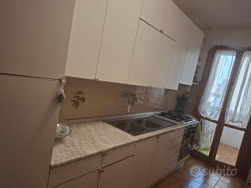 Cucina Binova con elettrodomestici