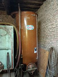 botti ed attrezzatura per vinificazione 