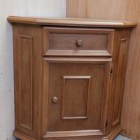 Mobile ad angolo in legno