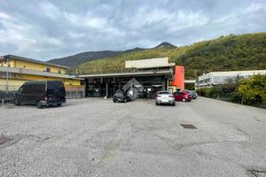 MAGAZZINO A ROÈ VOLCIANO