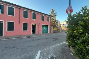 Casa a schiera 3 camere matrimoniali triplo garage