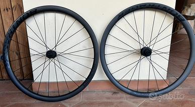 Ruote Bontrager Aeolus Elite 35 TLR Disc.