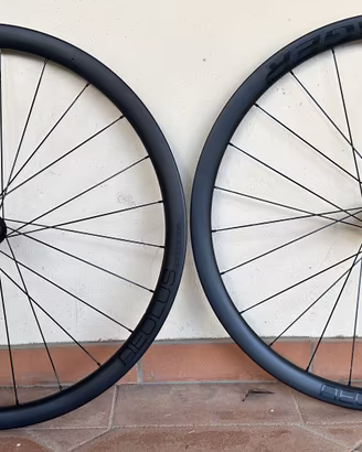 Ruote Bontrager Aeolus Elite 35 TLR Disc.