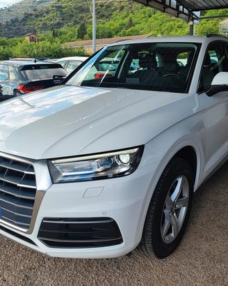 Audi Q5 40 TDI quattro S tronic Business Sport