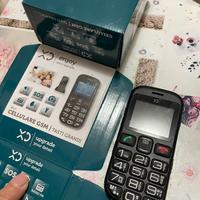 Telefono cellulare con tasti grandi